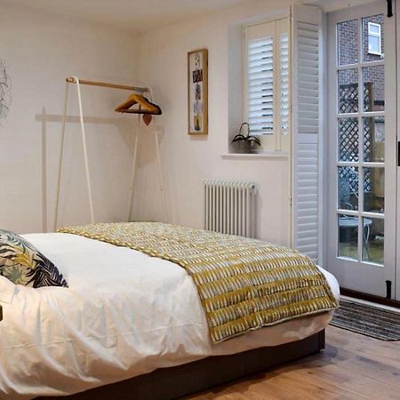 The Snug Entire Home Sleeps 2, Stratford Upon Avon Shottery Eksteriør bilde